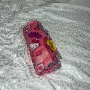 hello kitty throw
